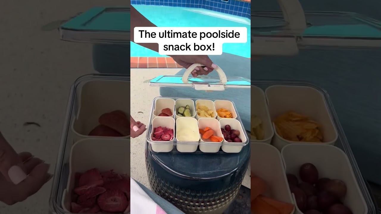 Easy-carry, leakproof containers for snacks & poolside fun! #snacks