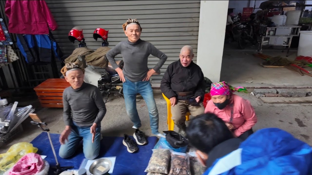 Chợ Phiên Việt Lâm 😲 Gặp Cụ Ông 77 Tuổi Bán Thuốc Nam Nhảy Sung Như Thanh 17