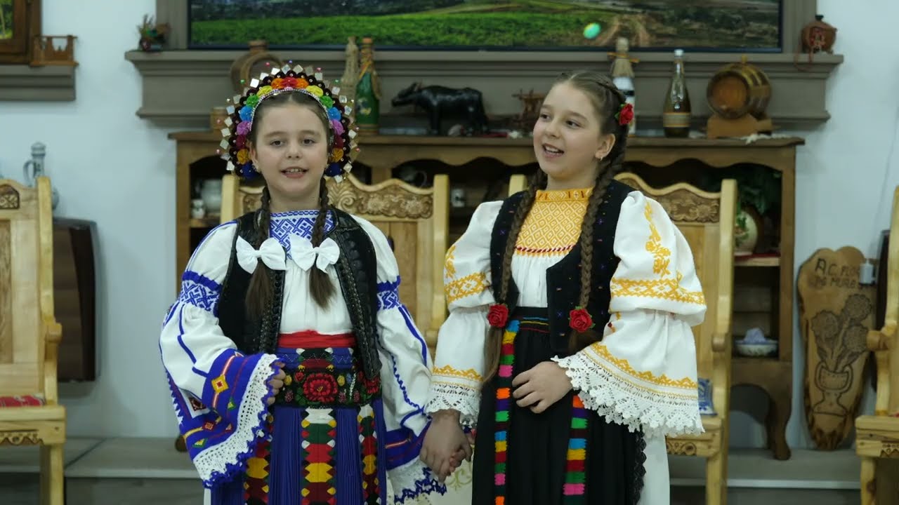 AMIRA SI ANTONIA PATRUTIU  Maica mandre fete ai