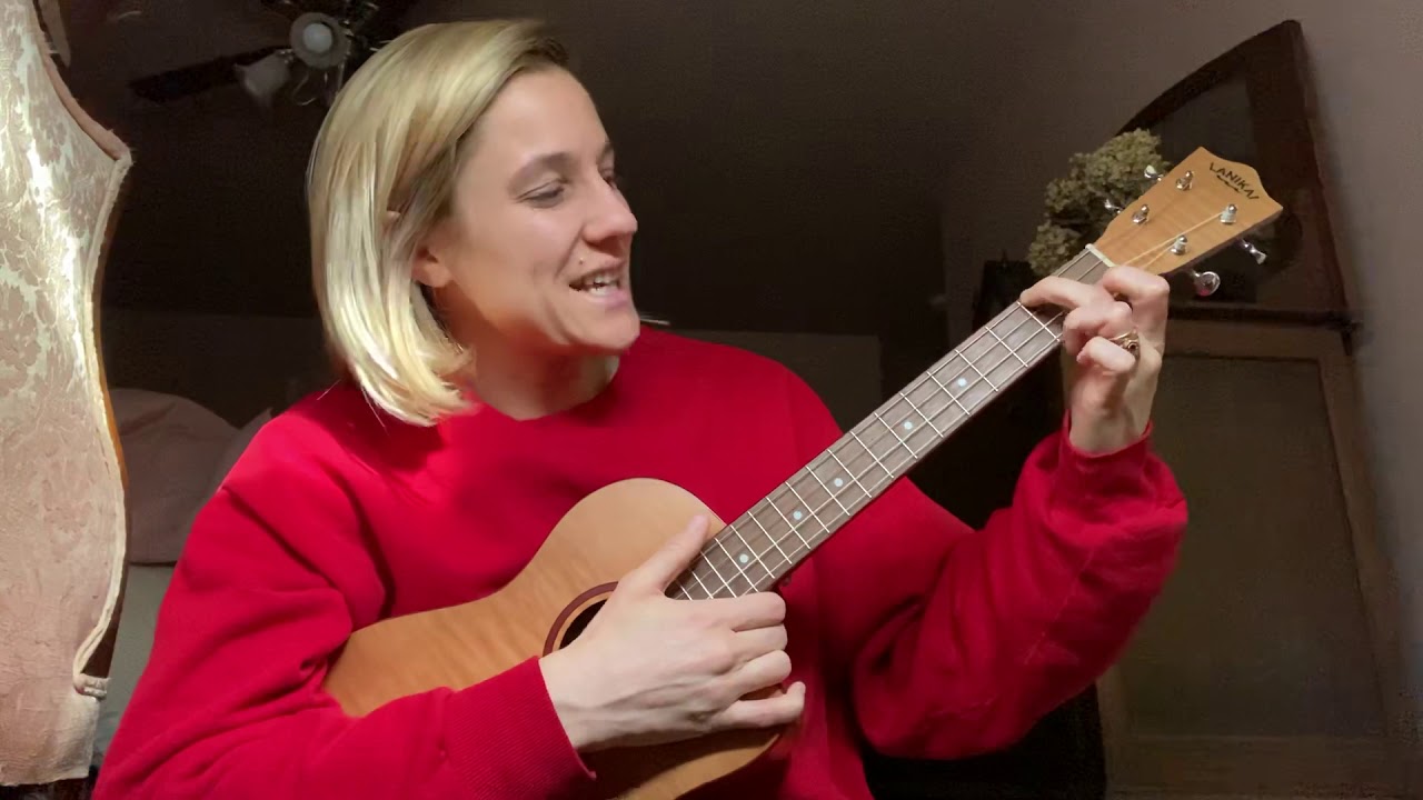 Easy Baritone Ukulele Tutorial // “Silent Night” // No Barre Chords!