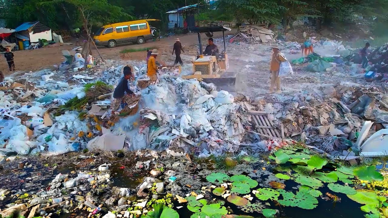Fantastic New Actions!! Clearing Garbage Dump and Delete Trash Into Water By Skills Dozer Pushing