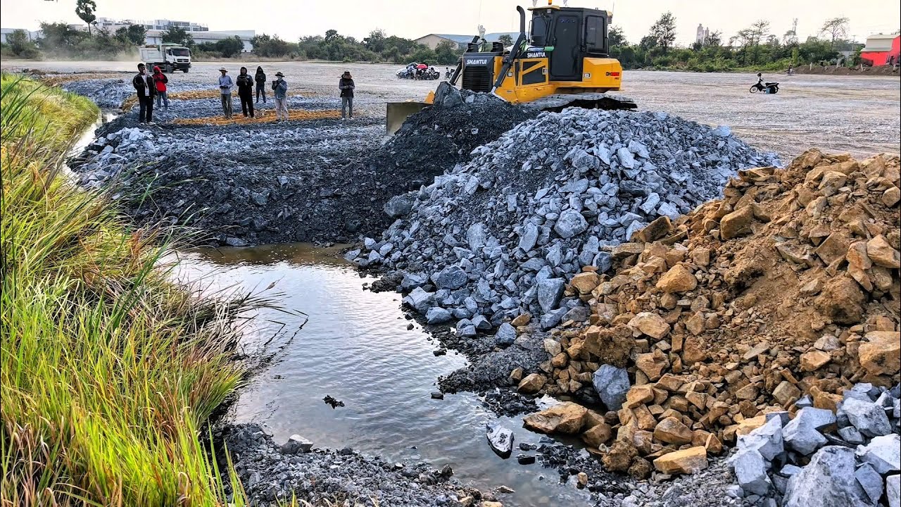 Care_Huge Powerful DH17C3PRO Perfectly Building Road  Over The Water Using Stones For Huge Pushing