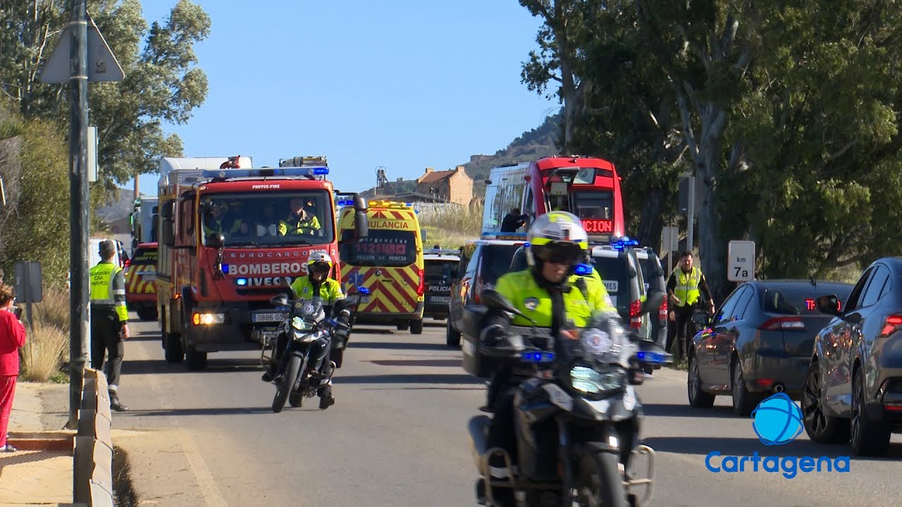 Seis heridos leves al chocar el FEVE Cartagena-Los Nietos contra una grúa en Alumbres