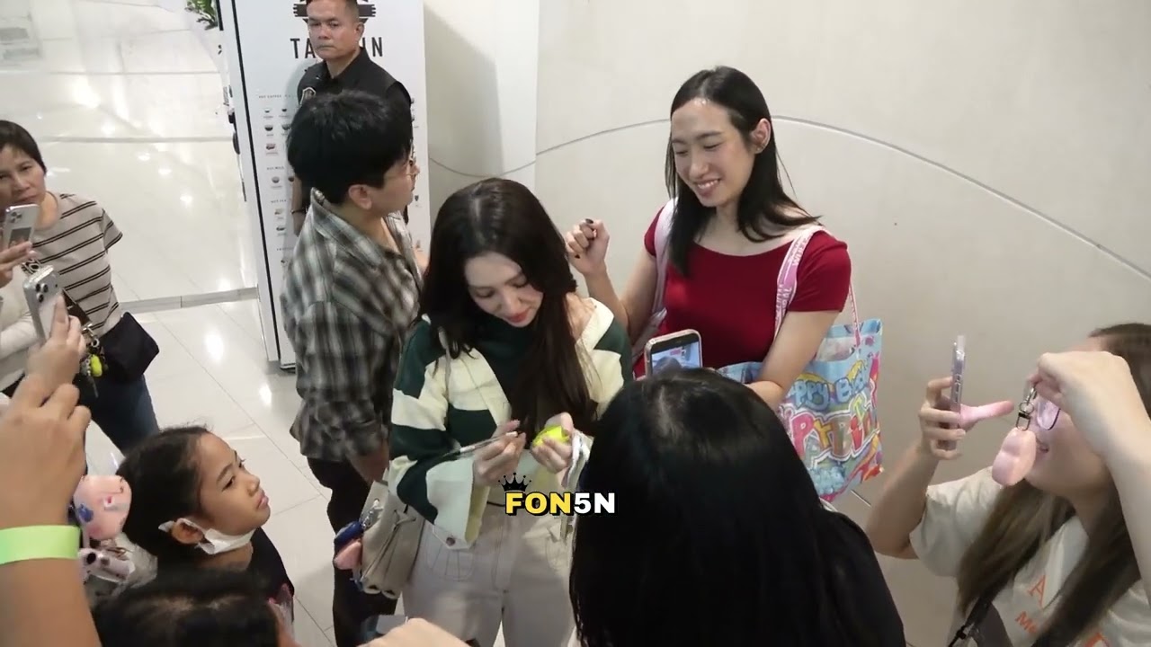 เบลล่า เซ็นยาดมหทัยเฮิร์บให้แฟนคลับ ซึ้งเป็นแบรนด์ของตัวเอง