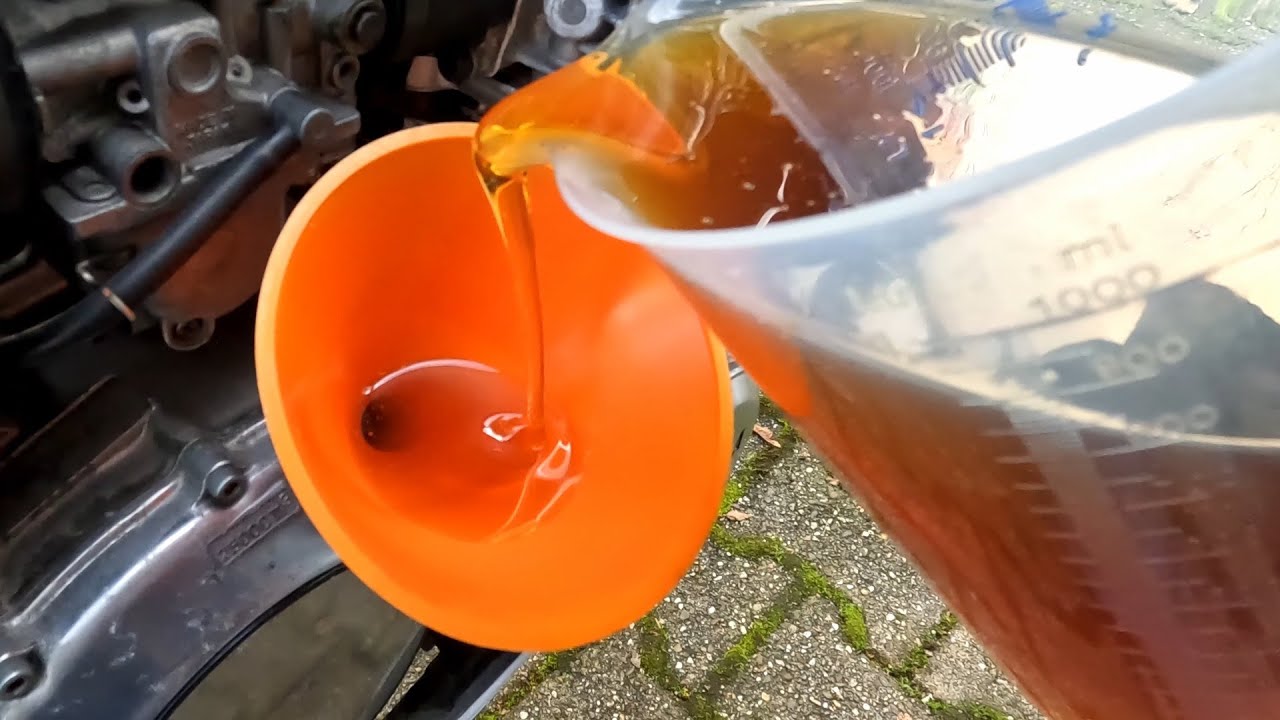 Yamaha XJ 900 oil change (Engine+Final Drive)