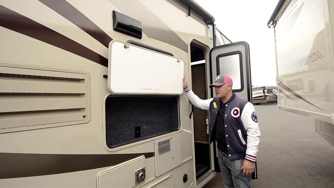 The RV Corral 2018 Coachmen Leprechaun 220QB Stock # CC609