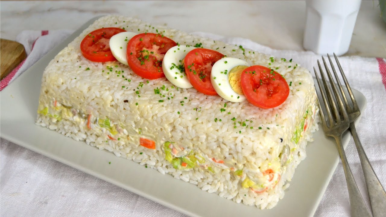 Pastel frío de arroz con atún y surimi ¡Fácil y delicioso!