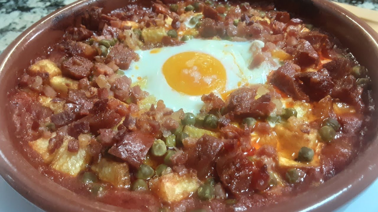 HUEVOS A LA FLAMENCA ,una deliciosa receta tradicional😋 fácil y rápida👌🏼los huevos gusta en mi casa