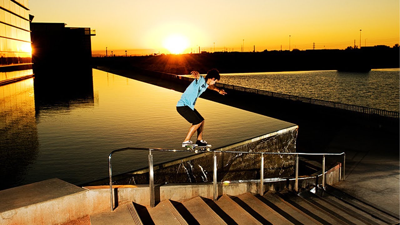 JOSH HAWKINS SKATES IN WATER! 💦 (A HAPPY MEDIUM FOOTAGE)