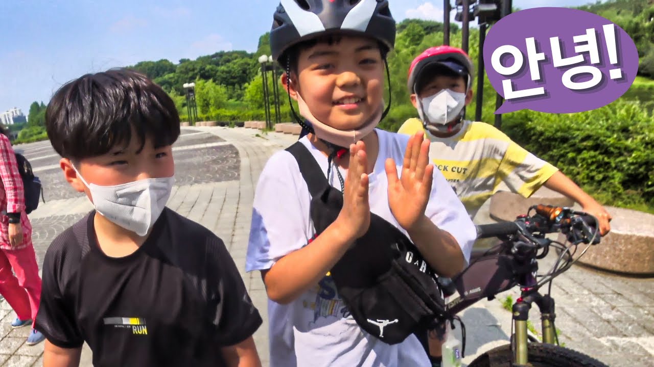 😄 Meeting cutest Korean Youtubers at Seoul Olympic Park | 올림픽공원 & 나홀로나무 4K | Seoul, South Korea 🇰🇷