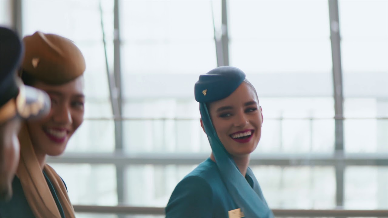 The New #OmanAir Cabin Crew Uniform