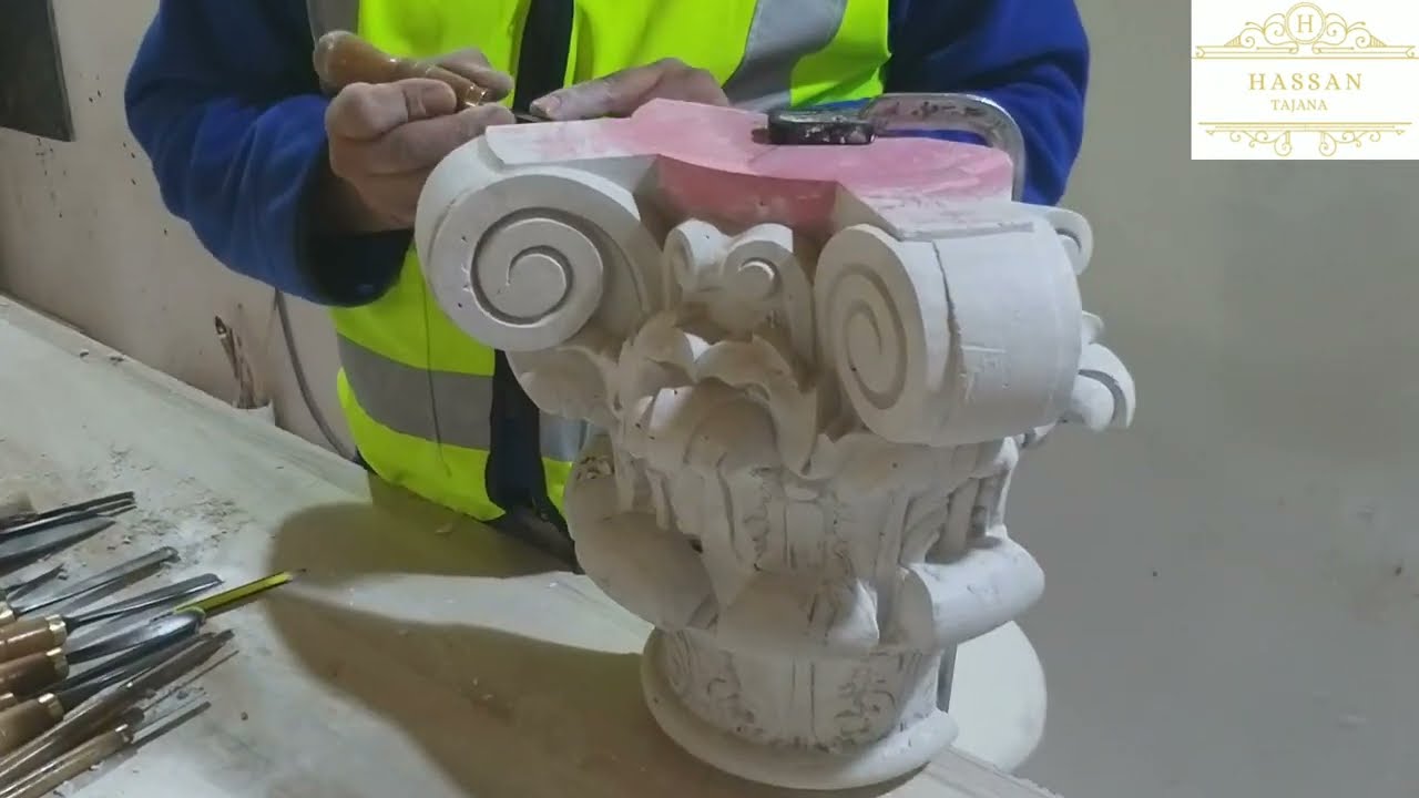 Carving the crown of the column on gypsum🏛