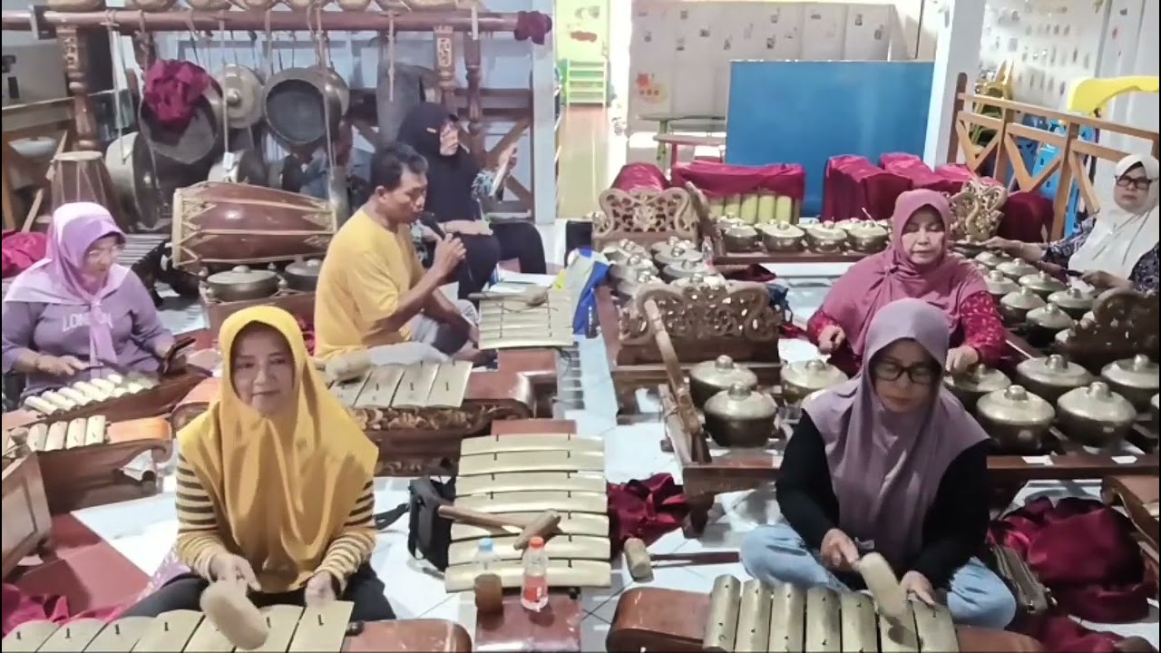 Karawitan STI Kudus - KENDANG SEMARANG 