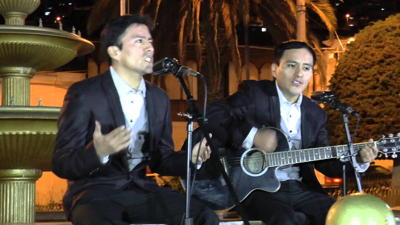 YO TENGO UNA ESCALERITA -Edwin & Franco