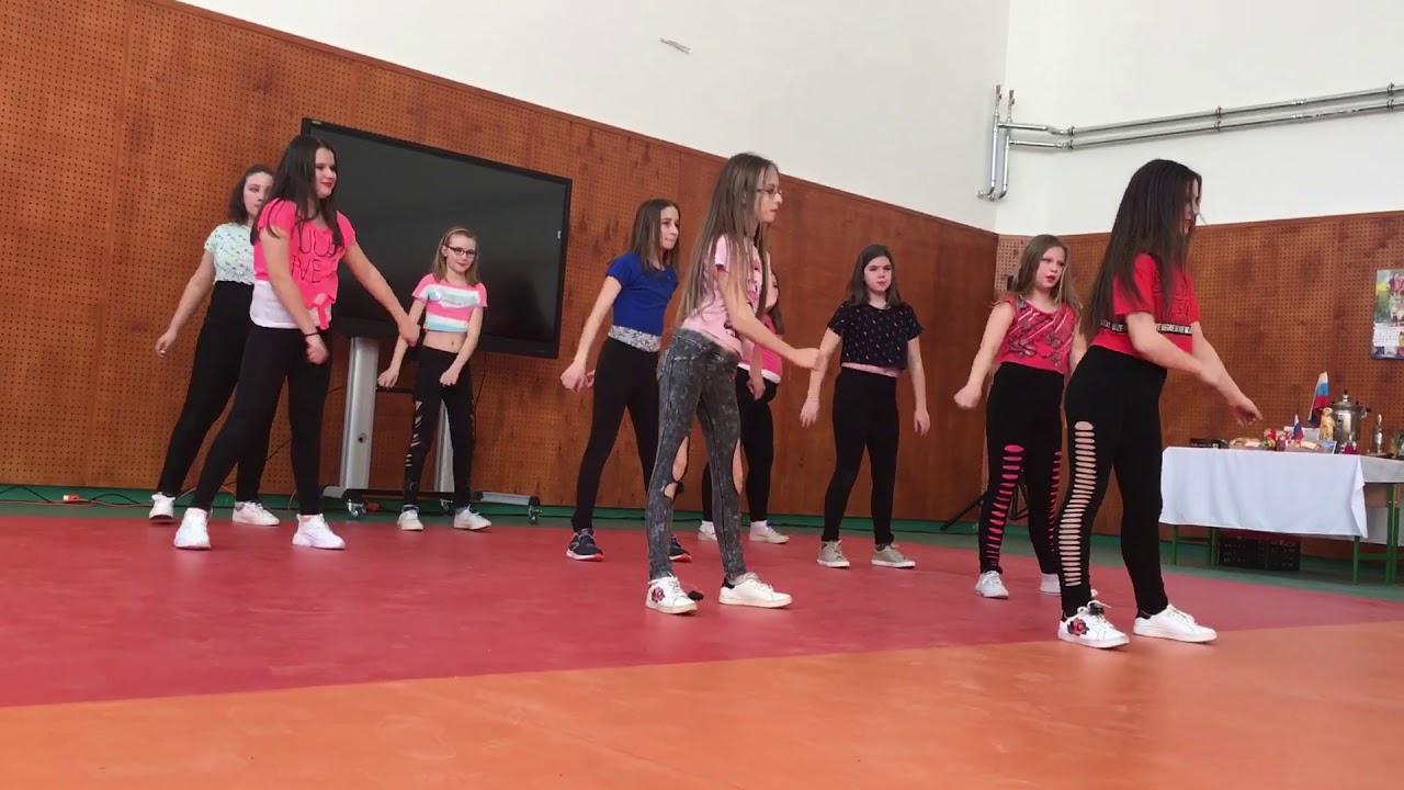 Farsangi tánc 5/a
