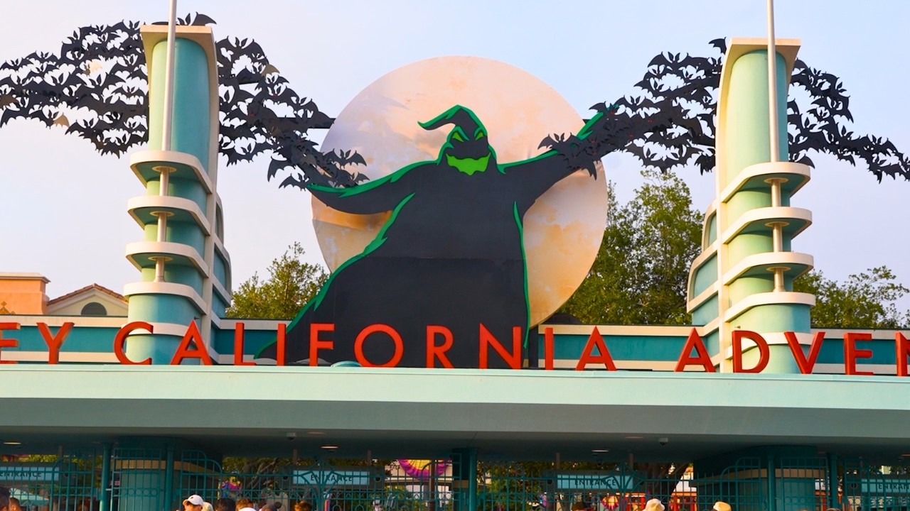 Disney Halloween Decorations START - Disney California Adventure | 4K 60FPS