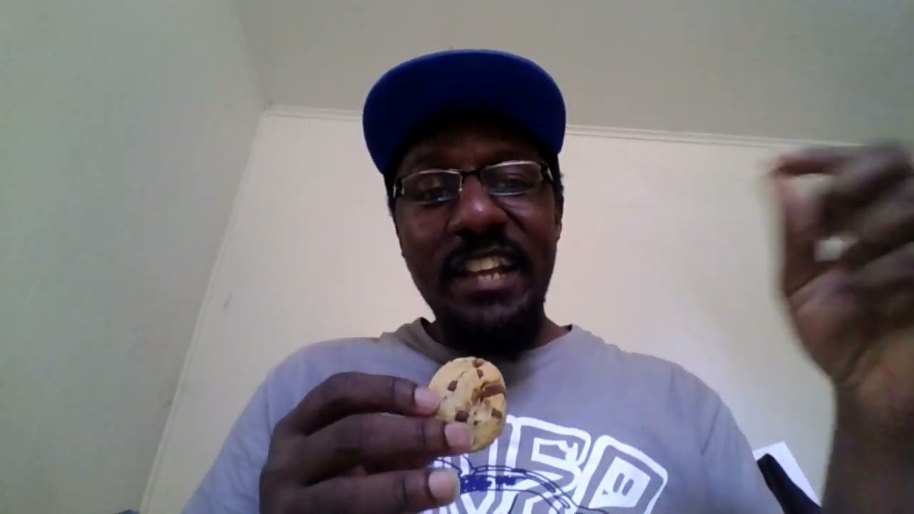 food, products and equipment review: chips ahoy reese's cookie