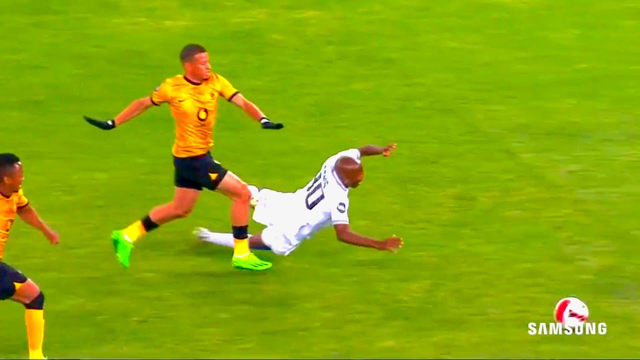 Yusuf Maart STRAIGHT RED CARD Against Richards Bay