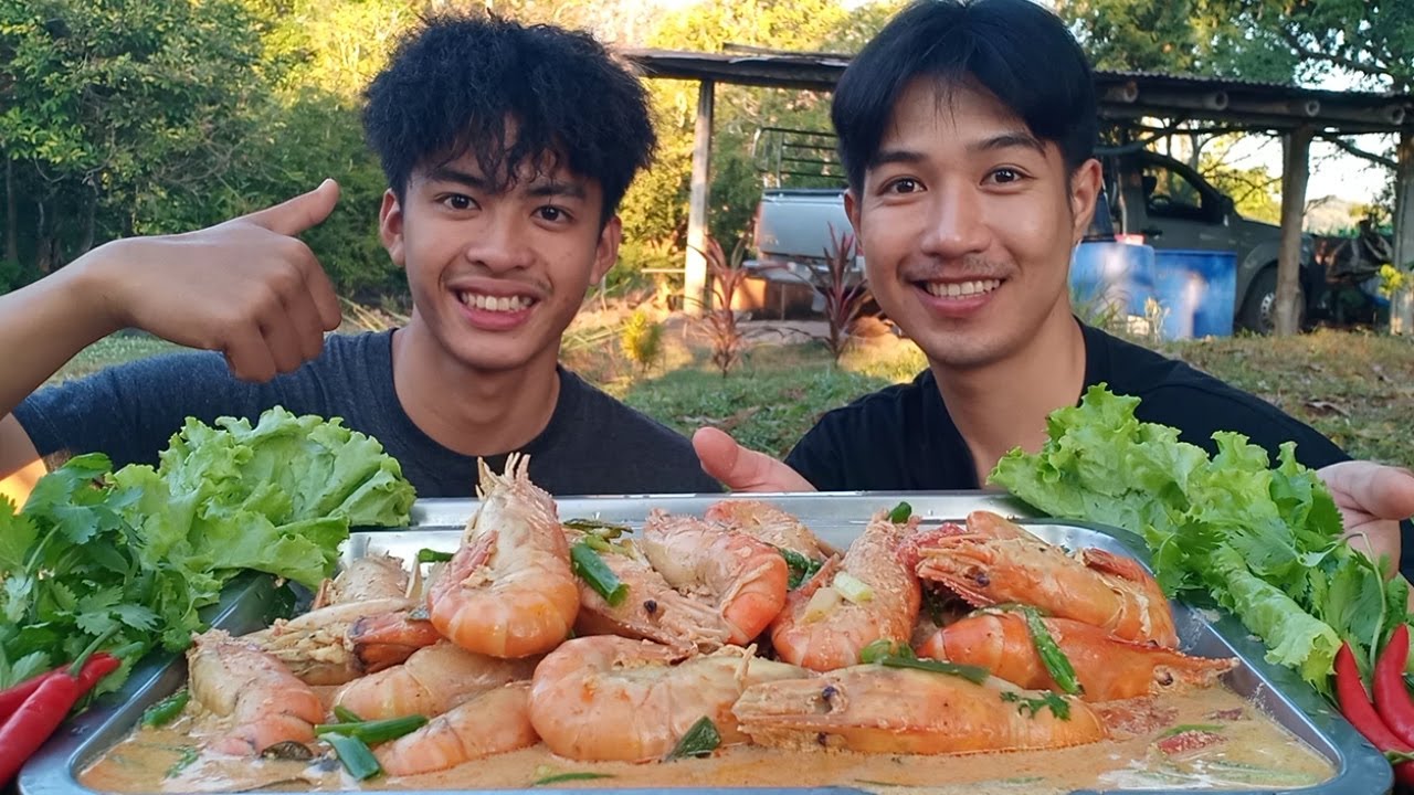 ต้มยำกุ้งนํ้าข้นทำเองสุดแซ่บ มากินด้วยกันนะครับทำมาเยอะเลย.