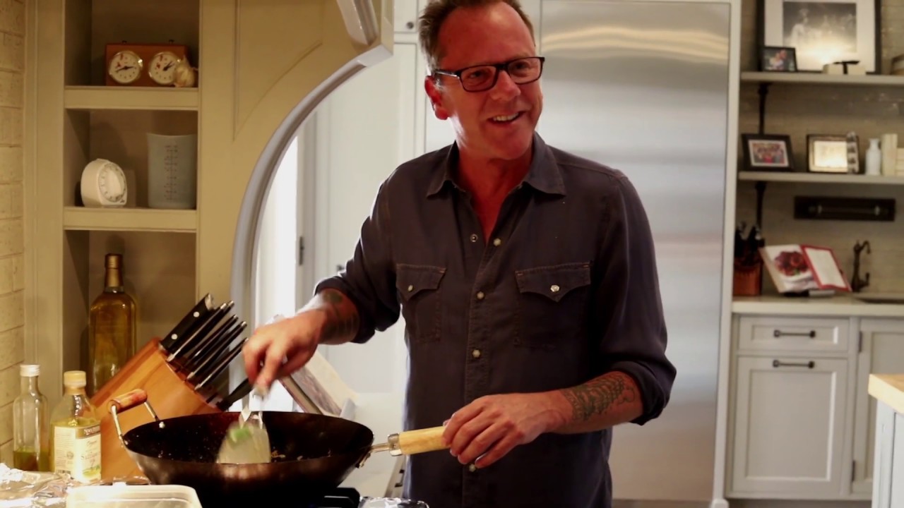 Kiefer Sutherland cooks Beef & Oyster sauce with Rice