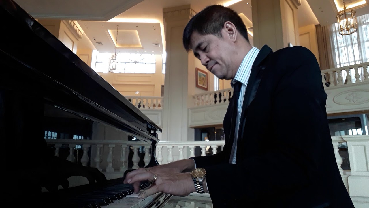 All by Myself    by Eric Carmen     piano cover by Martin Avila