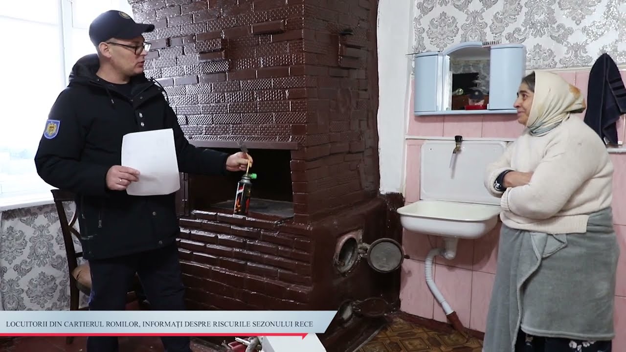 Locuitorii din cartierul romilor, informați despre riscurile sezonului rece