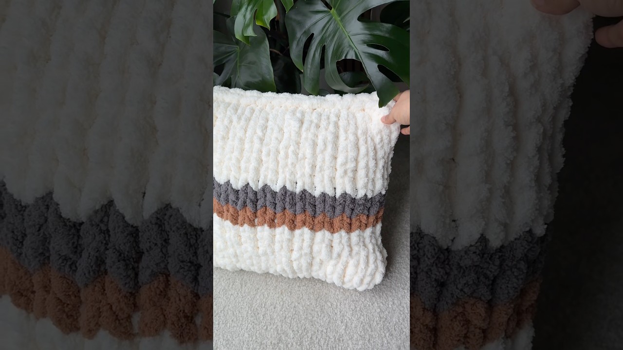 Hand knit chunky pillow cover #knitting #handknitting #diy #pillowcovers #pillowcases #knit