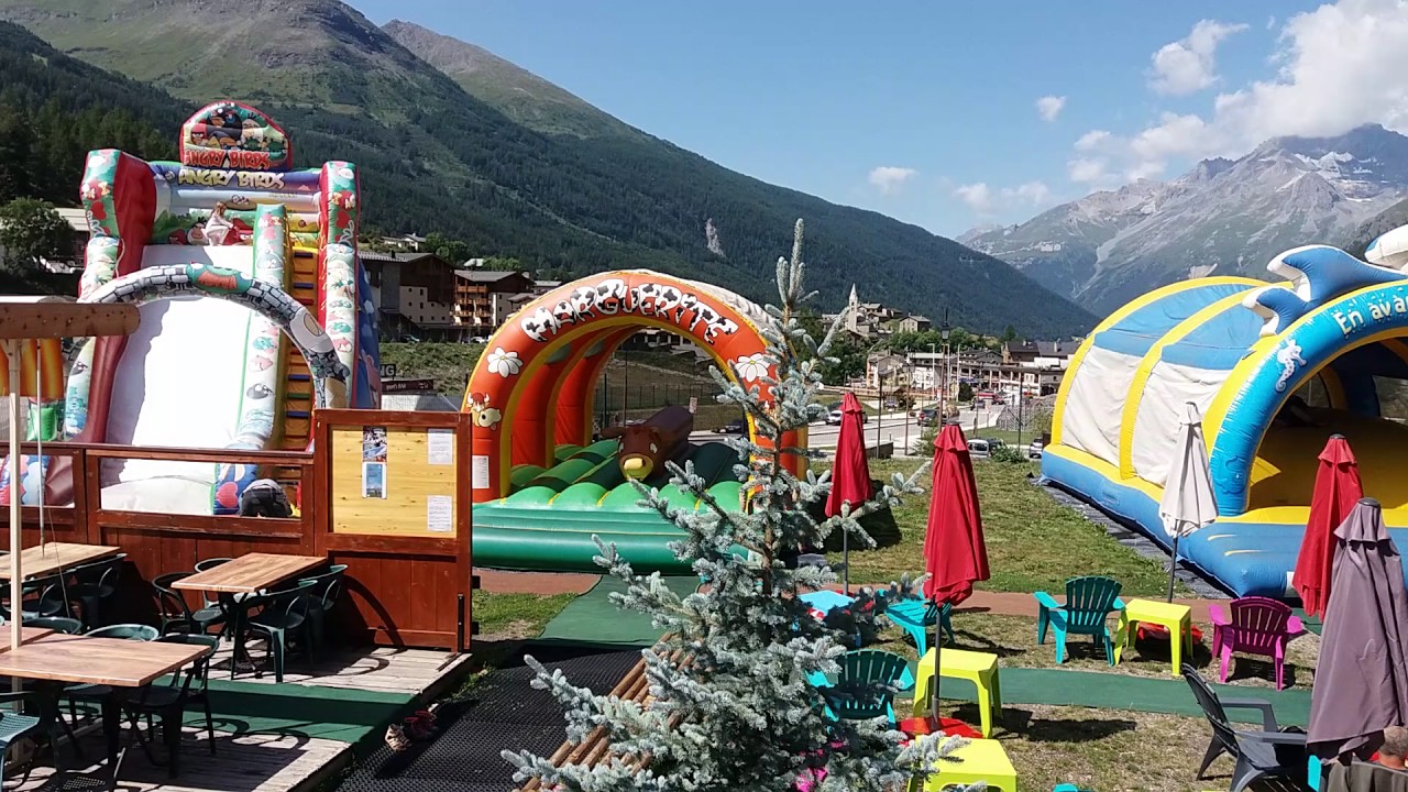 Structures gonflables lanslevillard val cenis