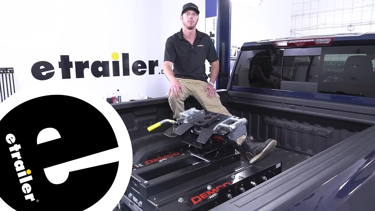 Demco Hijacker Autoslide 5th Wheel Trailer Hitch Installation - 2021 Chevrolet Silverado 2500
