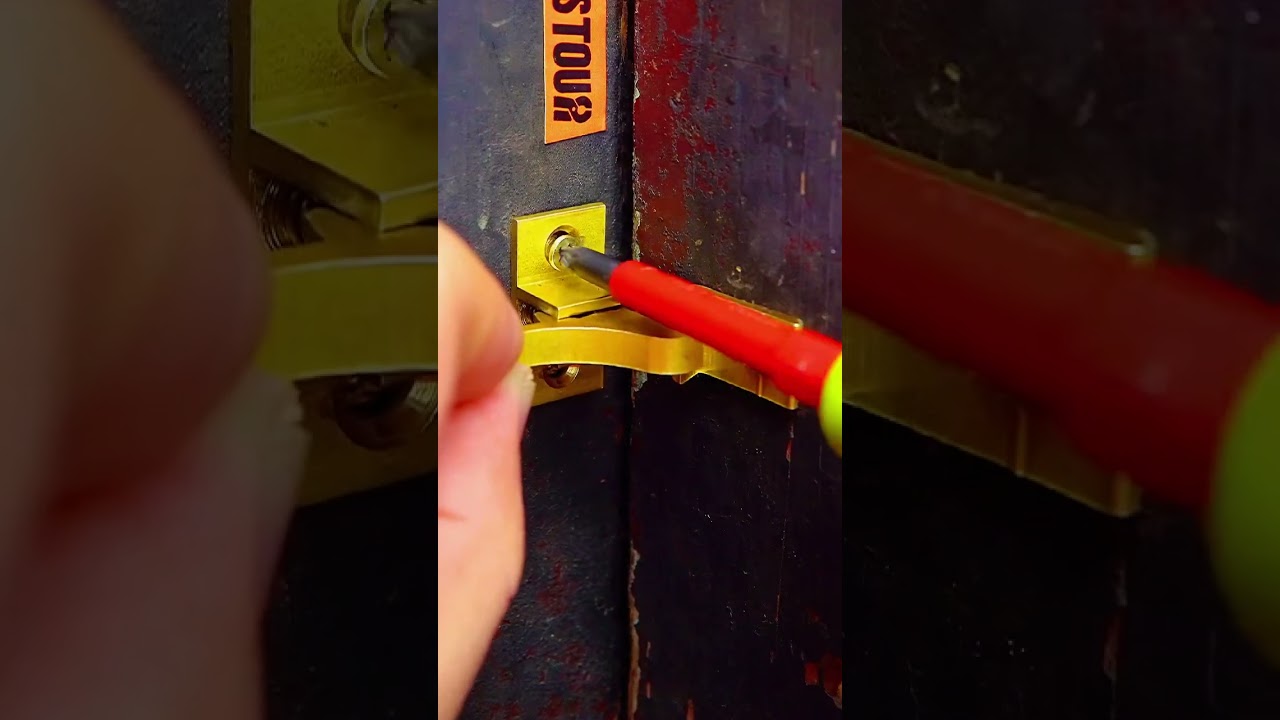 Self-Closing Latch  #barndoor #doorlatch #gatock #slidelock
