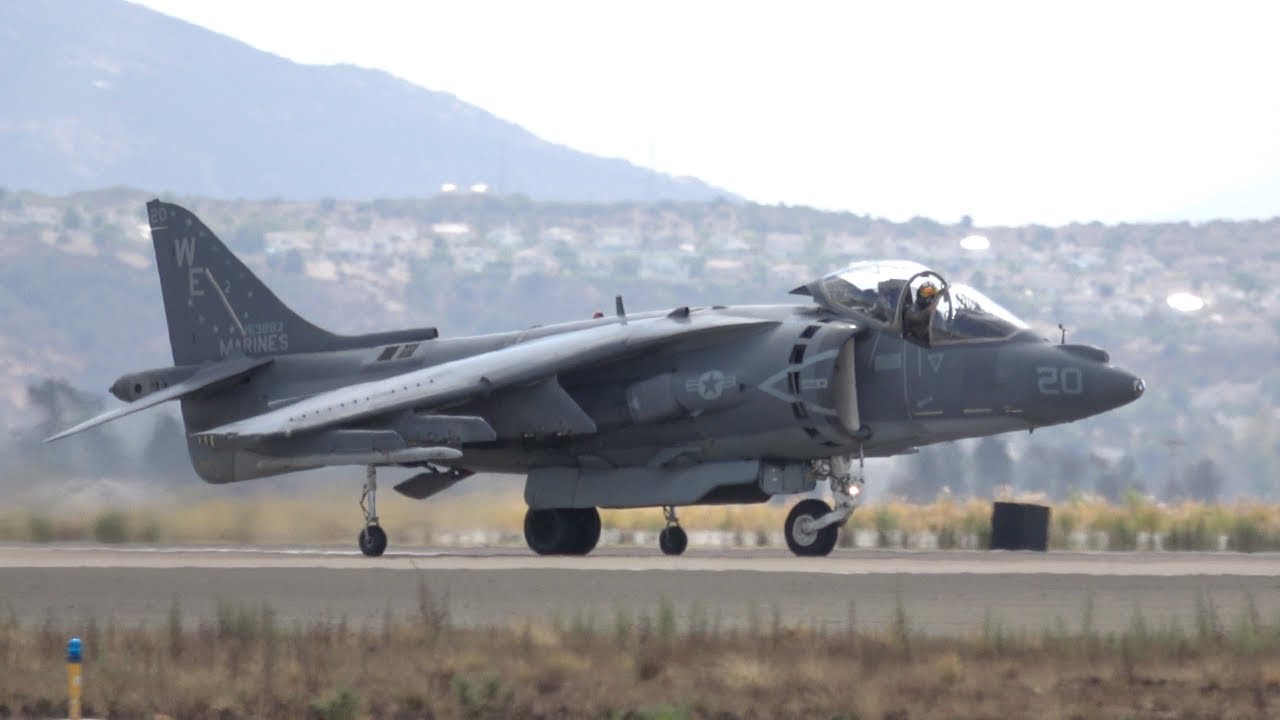 AV-8B Harrier Saturday Demo .. Miramar Airshow 2017 (4K)