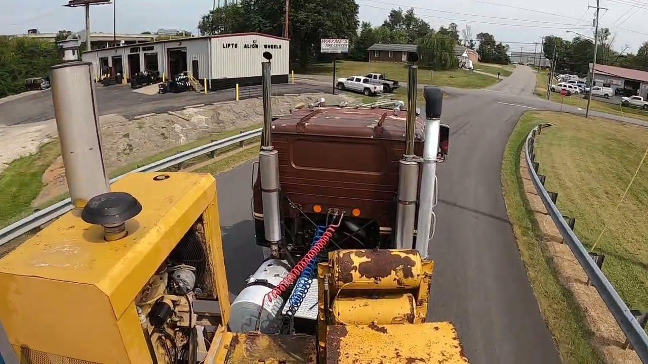 1974 International Transtar 4070A, 8V71 Detroit,  pulling a 1995 Big Mac  Car Crusher