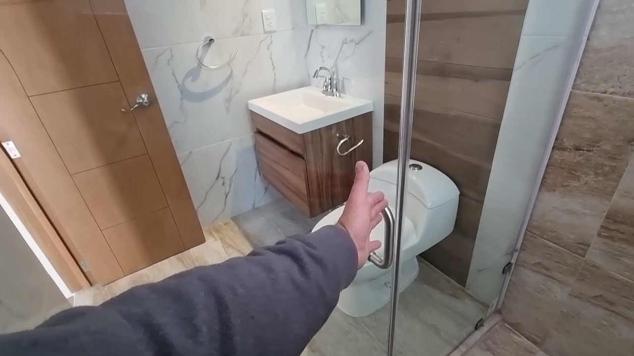 Remodelación COMPLETA de un baño VIEJO en 10 MINUTOS !! - ARTOSKETCH