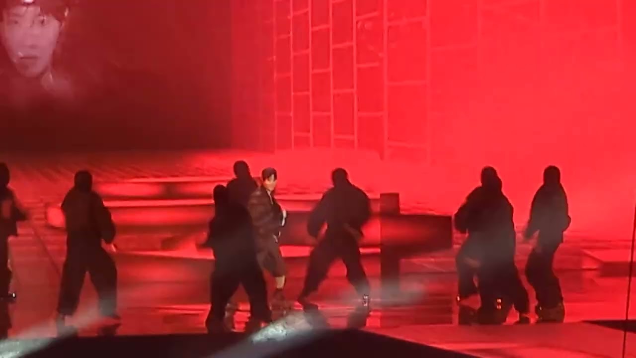 J-Hope (BTS) returns ! Mic Drop - Gala des Pieces Jaunes 2025 in Paris