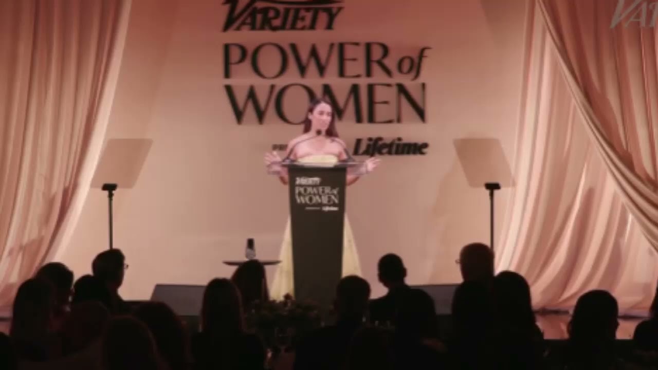 Эли Райсман о силе людей и домашних животных в речи на церемонии вручения премии Variety Courage ...