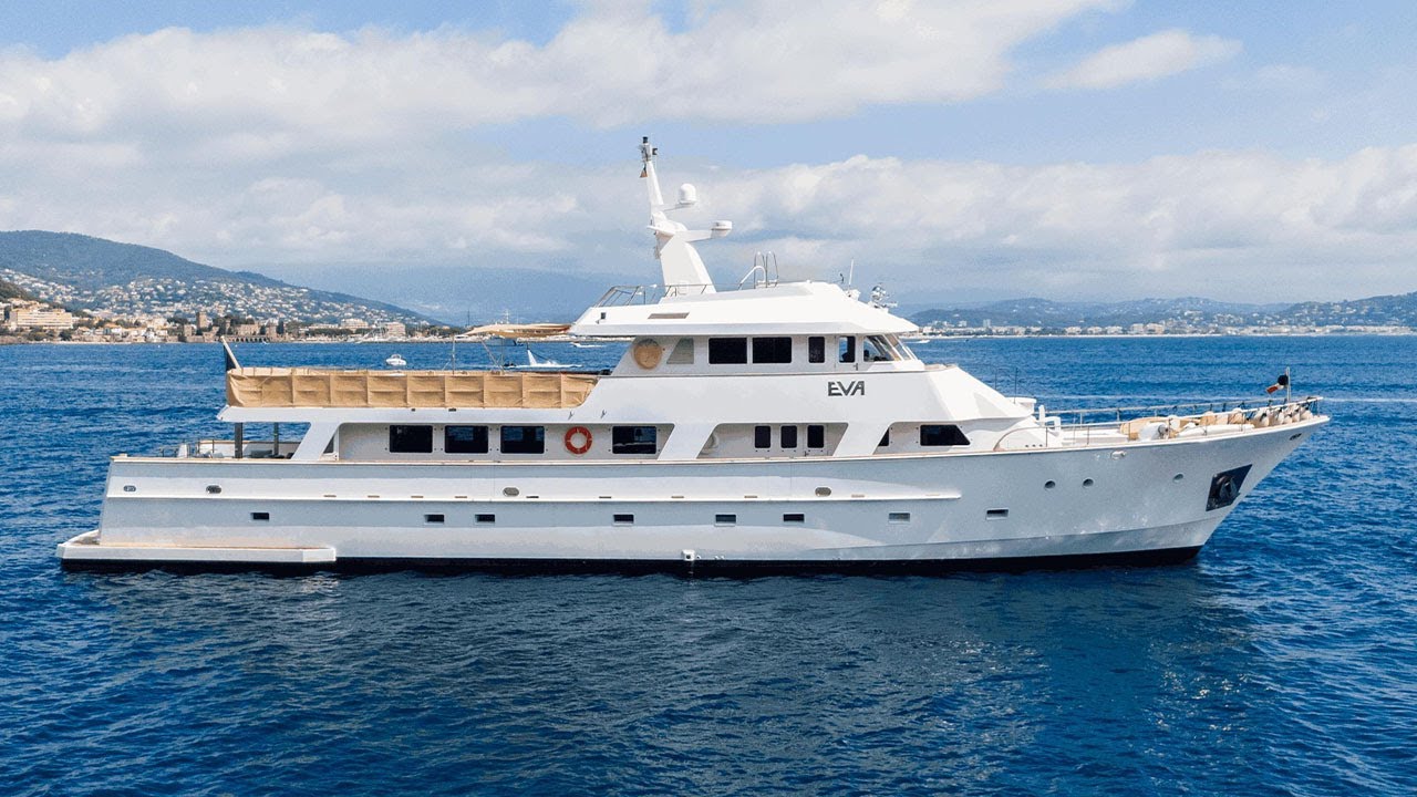 115' Cheoy Lee Superyacht in Cannes [EVA]
