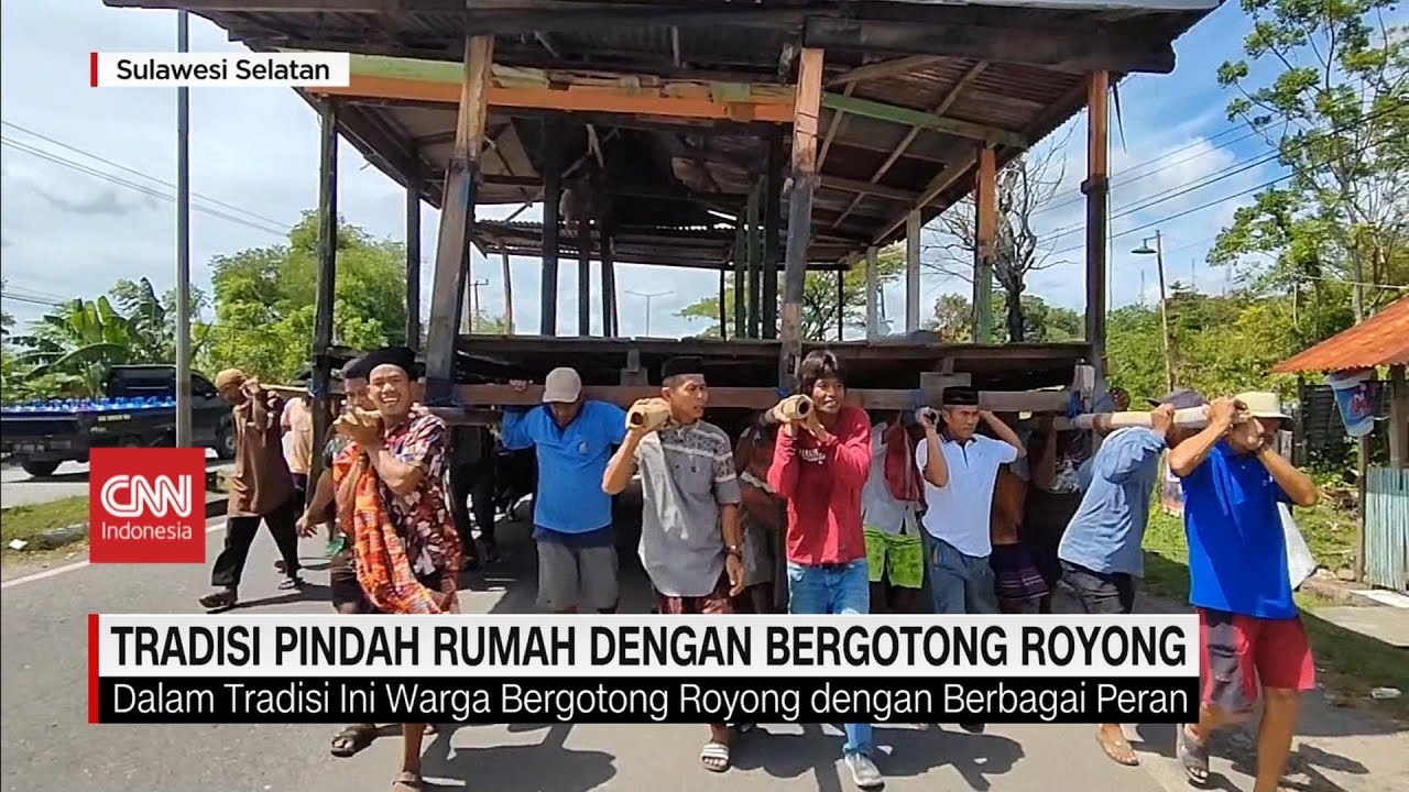 Tradisi Pindah Rumah dengan Bergotong-Royong