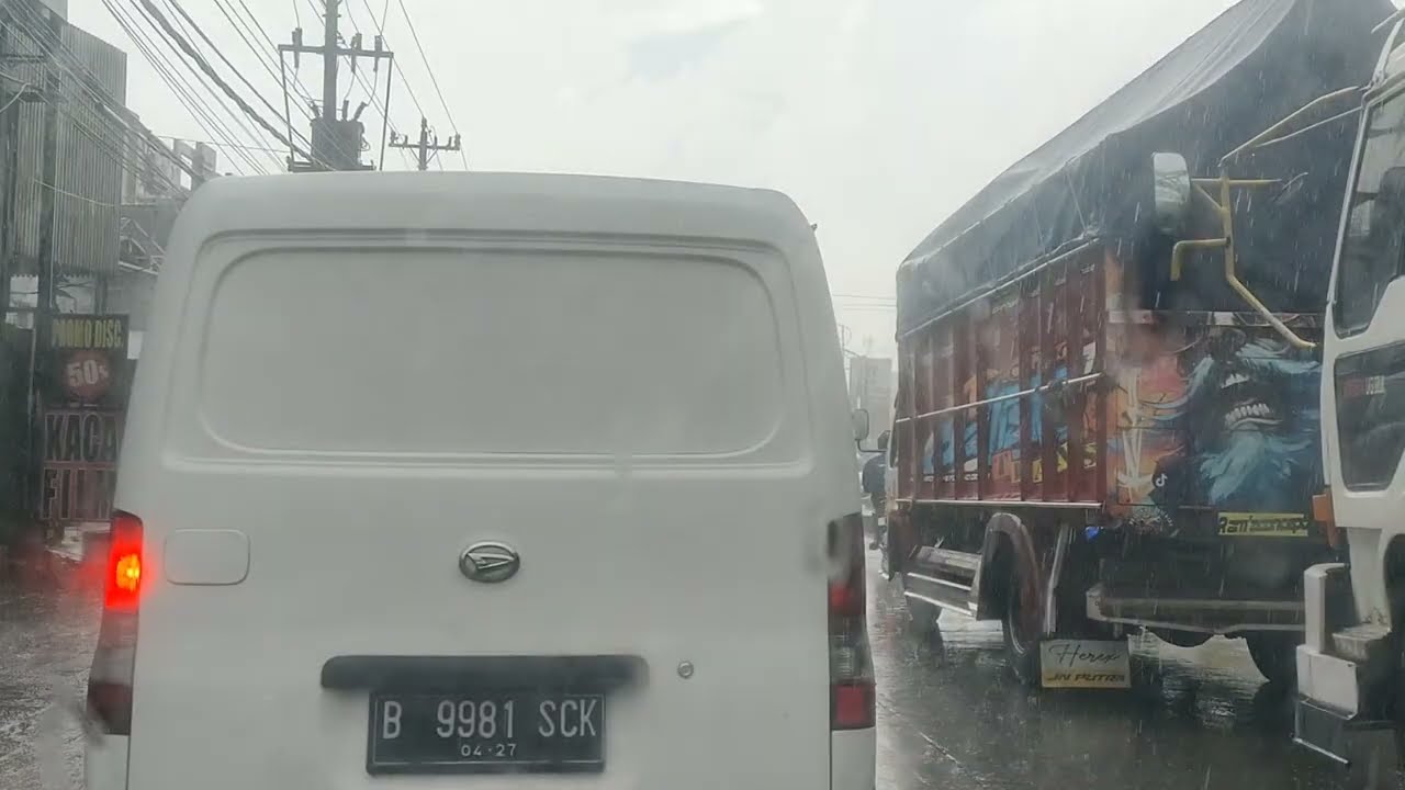 Driving in Heavy rain #036