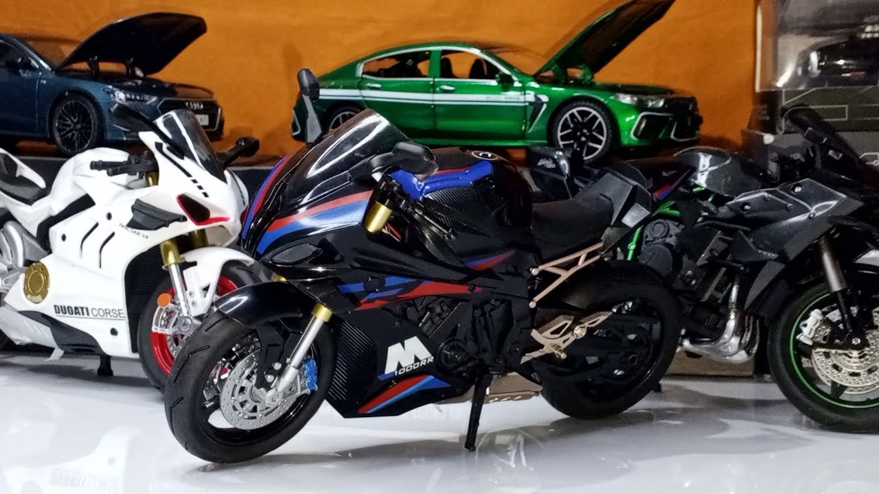 BMW S1000RR | 1:9 Scale | Diecast Model with Lights, Sound & Moveable Wheels