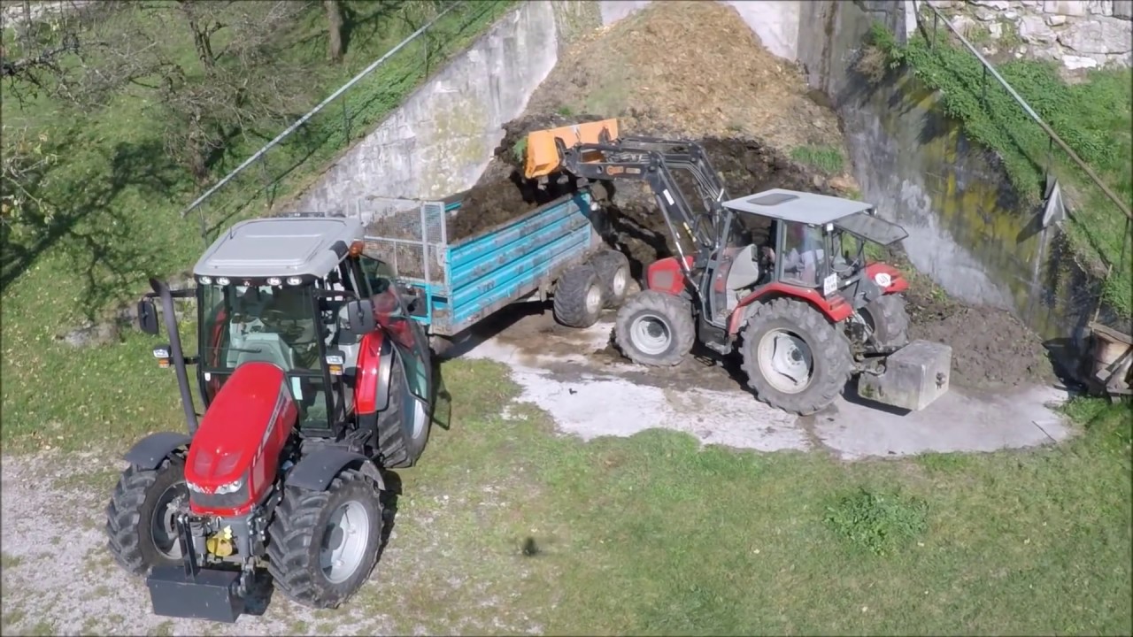 Miststreuen 2018 mit MEV 7000 TLTA & Massey Ferguson | Pflanzenkohle als Düngerzusatz, Frontlader