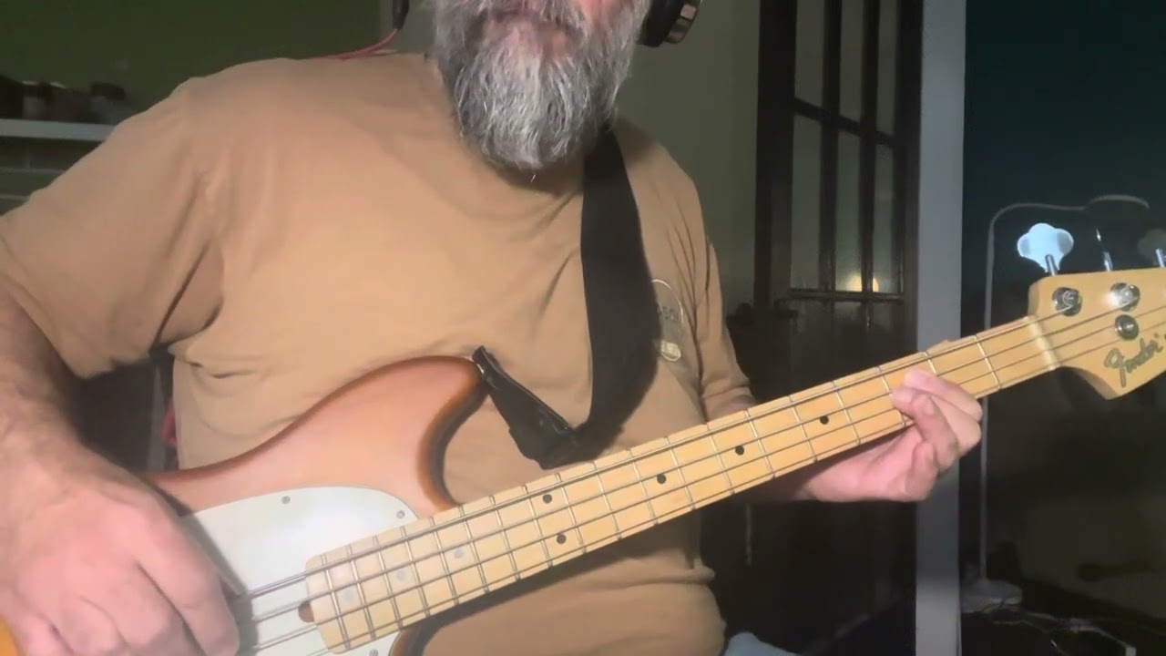 Dropkick Murphy’s - Barroom Hero (bass cover)