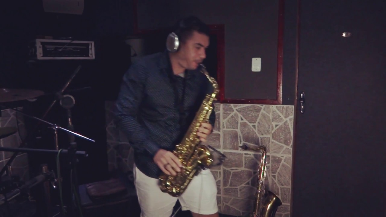 Rhony Stwart  We are the champions (Queen) //Sax cover//