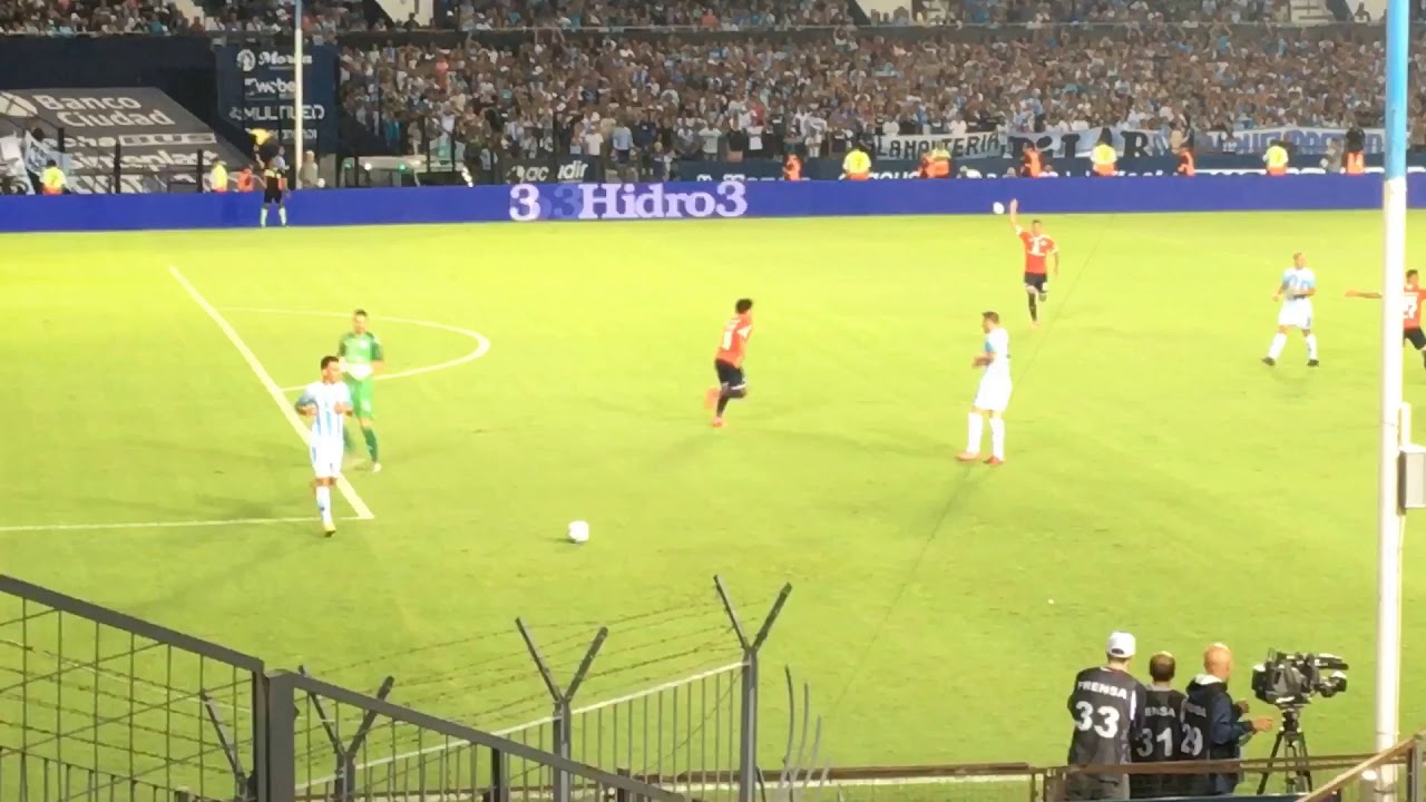Histórico: Racing le ganó 1 - Independiente 0 con 9 (fecha 19 Superliga)