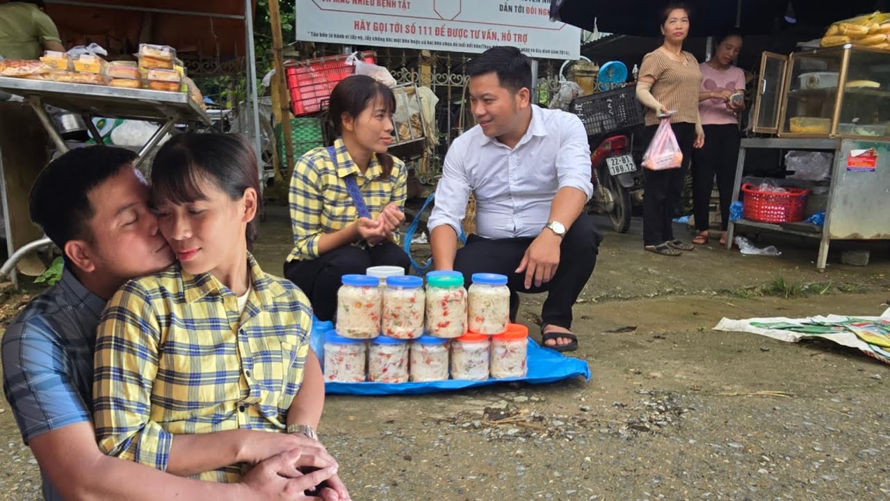 Tu Ngoc made CEO Duong burst with happiness about the surprise gift Tu Ngoc gave him...