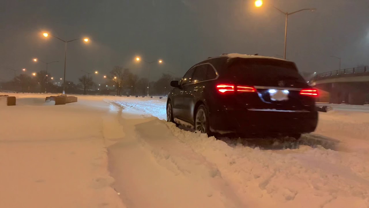 2016 Acura mdx plows through the snow