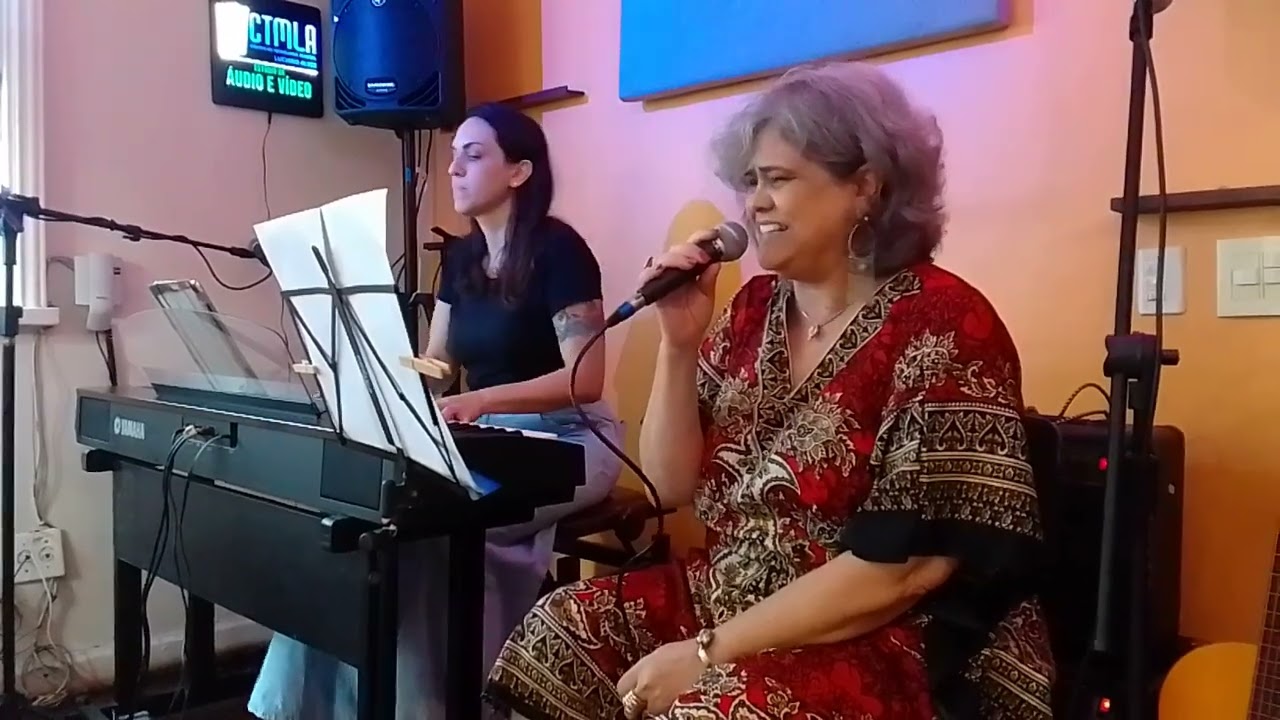 Ana Lucia Pinto (canto) e prof Jane Soren (piano). Apresentação do CTMLA, 2022.