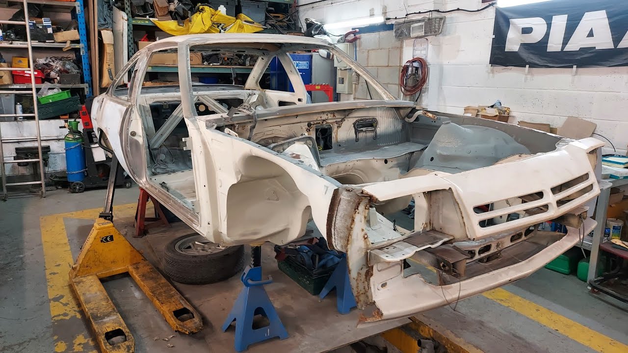 Abandoned Iconic Opel Manta i200 Rothmans edition [FULL RESTORATION]