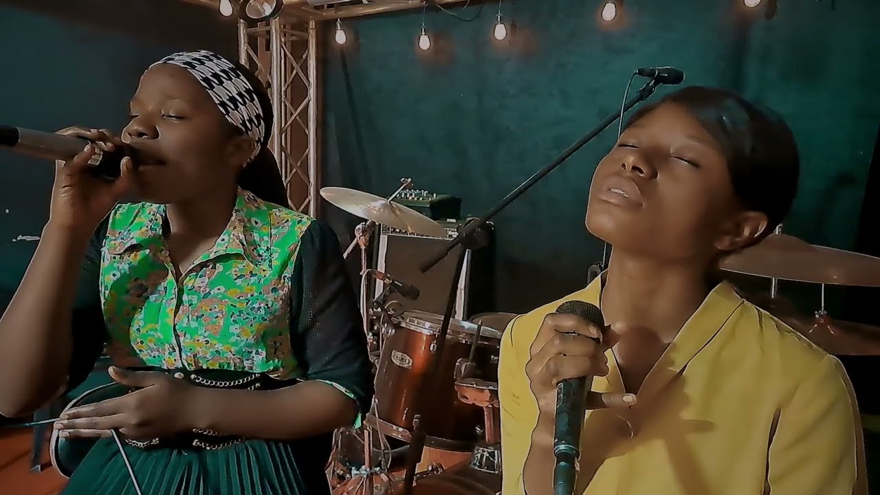 Junette Mwembo feat carine NGOY dans (yesu ni wimbo) cover