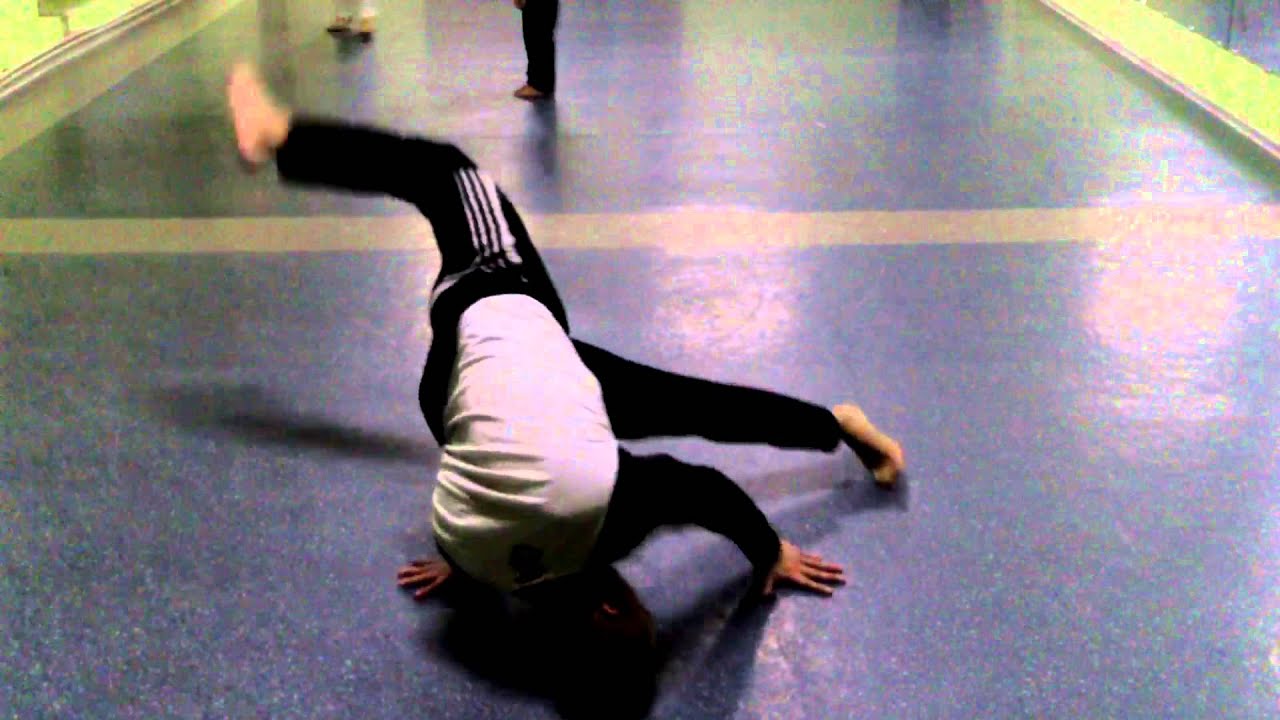 Sequence Movement Capoeira Floreio