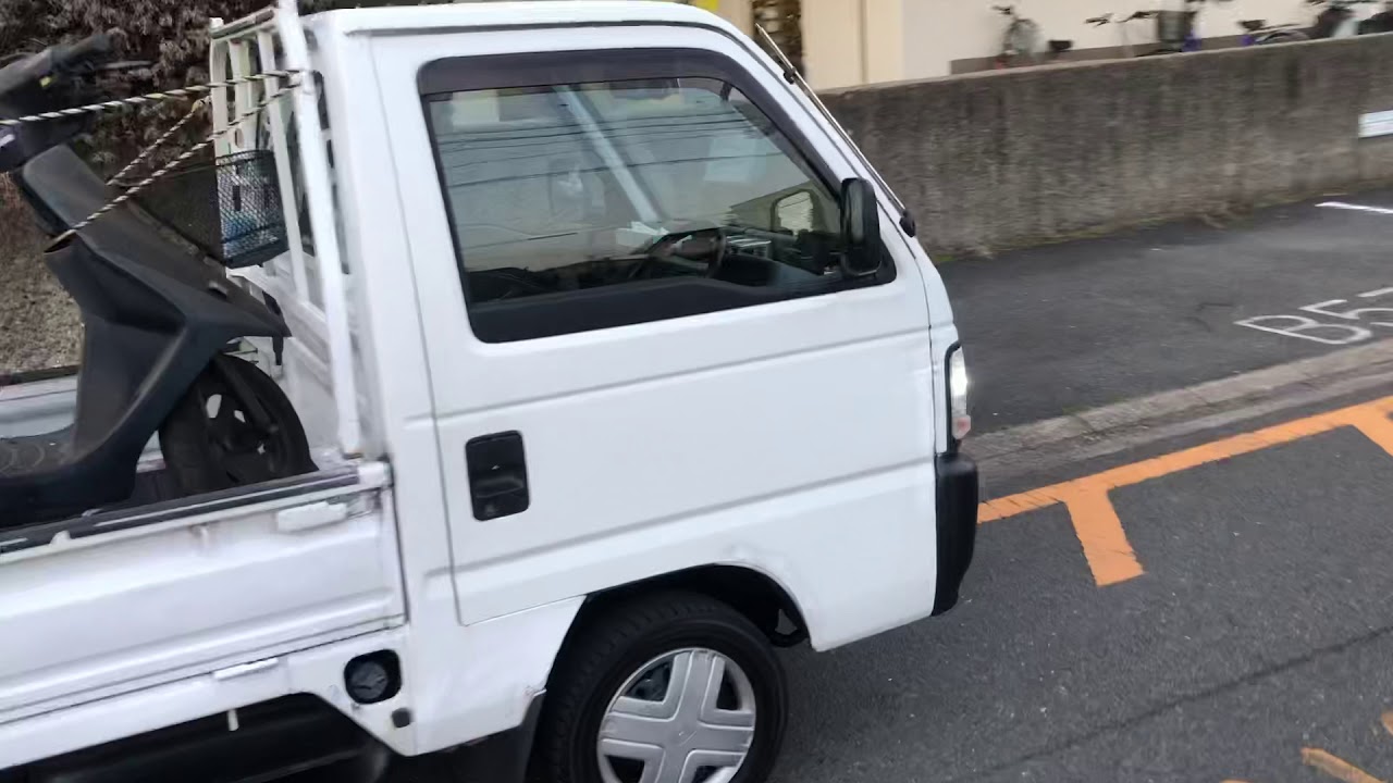 Peguei um caminhãozinho pra trabalhar.